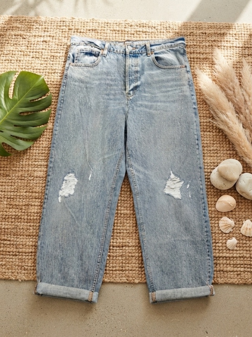 WILD FABLE Light Wash Distressed Straight Leg Mom Jeans | High Rise